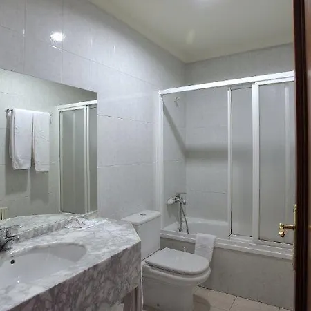 Hotel Lusitano *